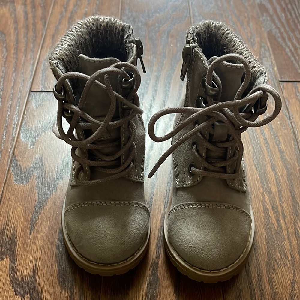 NWOT Cupcake toddler size 7 boots